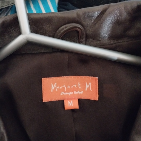 Leather vest size medium - Picture 2 of 2